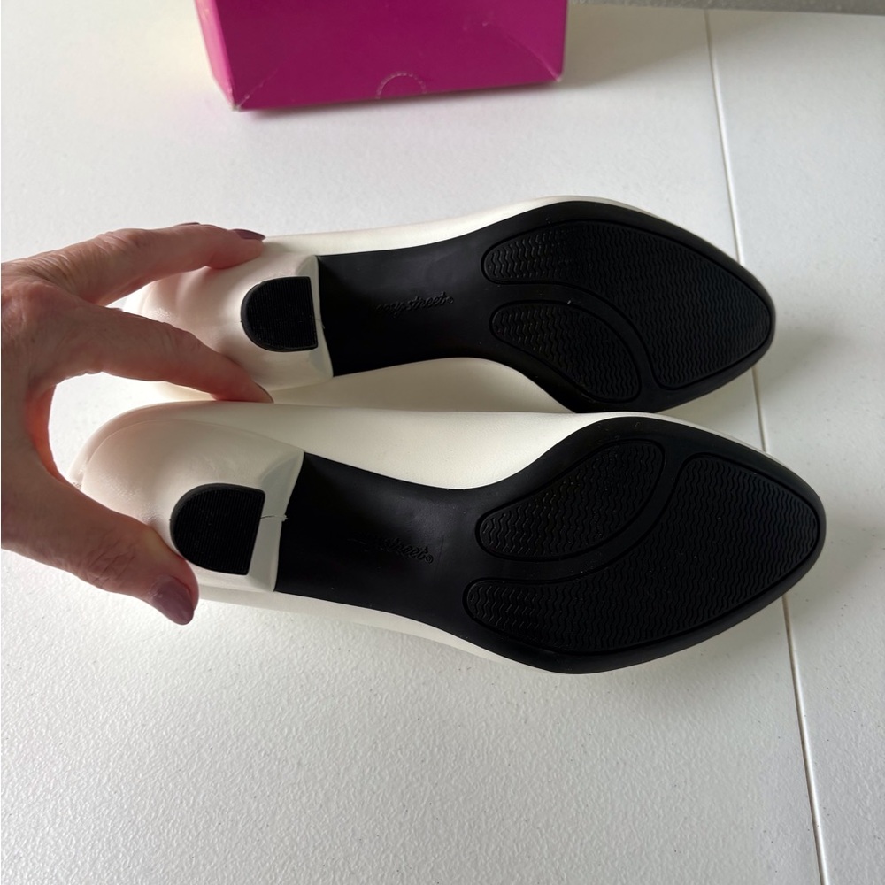 Easy Street Size 8 White Round Toe Pumps Easter Career Office Spring Summer NWIB - Picture 11 of 13